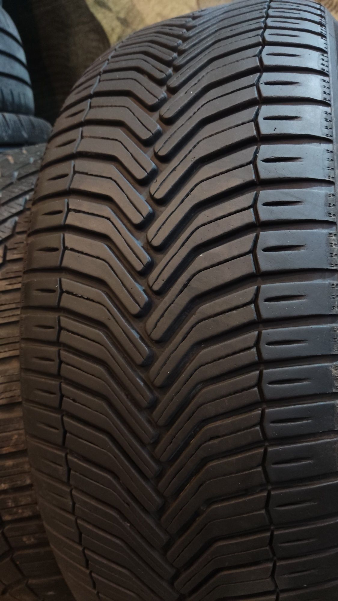 1бр всесезонна гума 235/60/18 Michelin Cross Climate SUV, dot1921
dot1