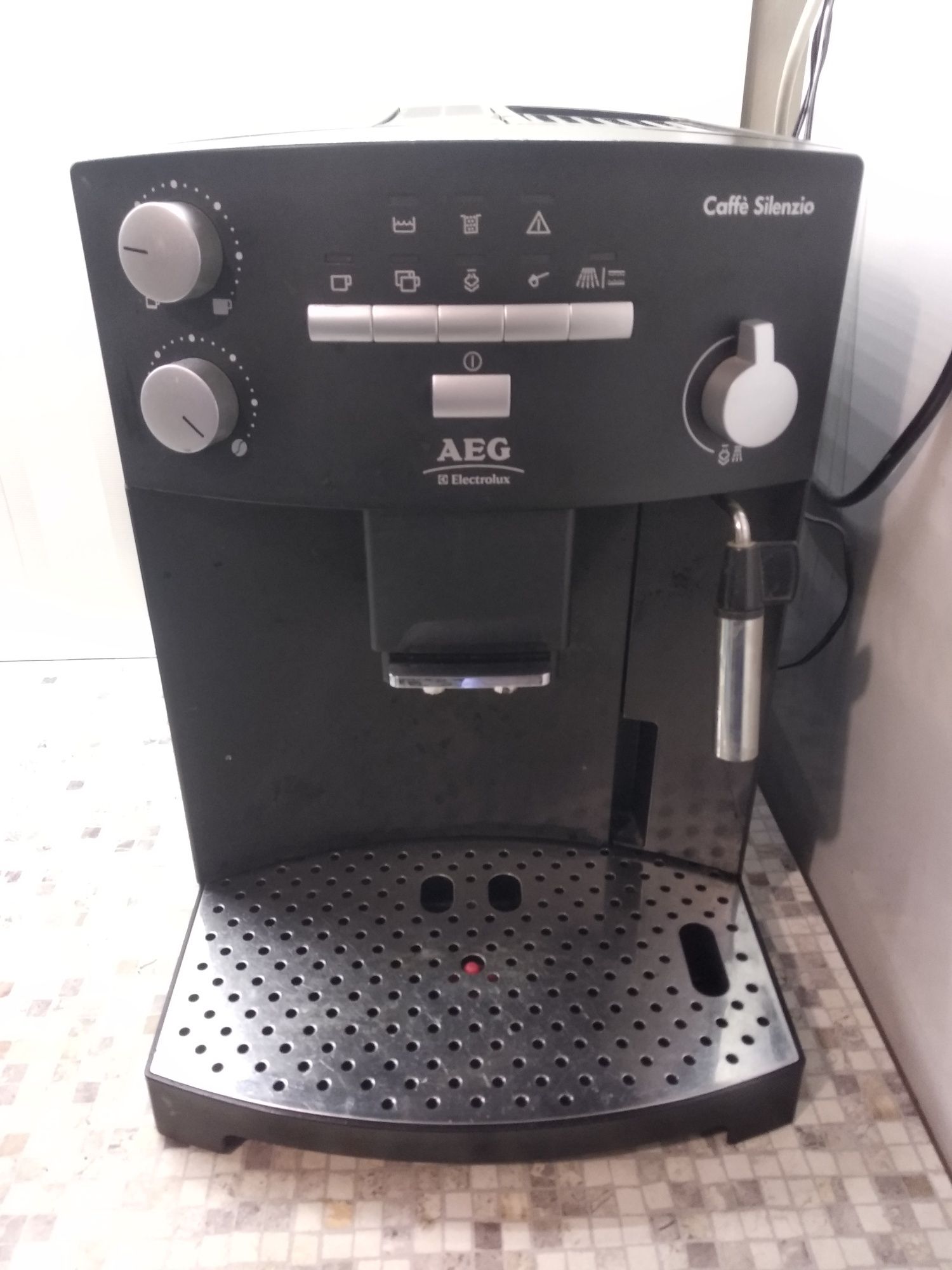 Кафе автомат Delonghi/ AEG. Промо цена 160лв до Нова година!