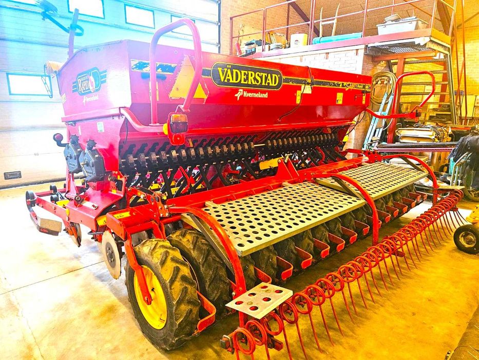 Semanatoare Vaderstad Rapid 400 C an 2018 cu fertilizare discuri Kuhn