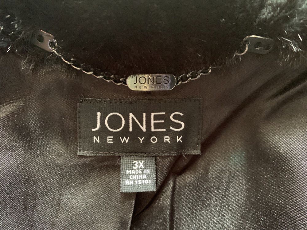 Продается шуба из США, Jones New York, размер: 3х 60, состояние: Новый