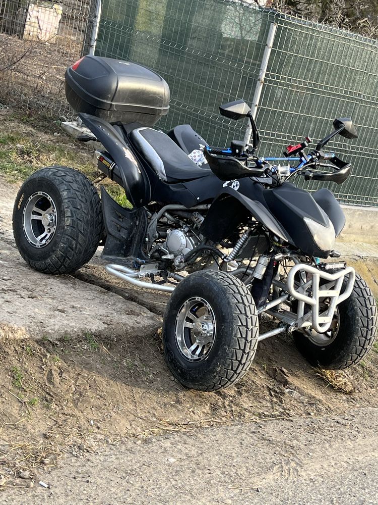 De vanzare atv 250cc