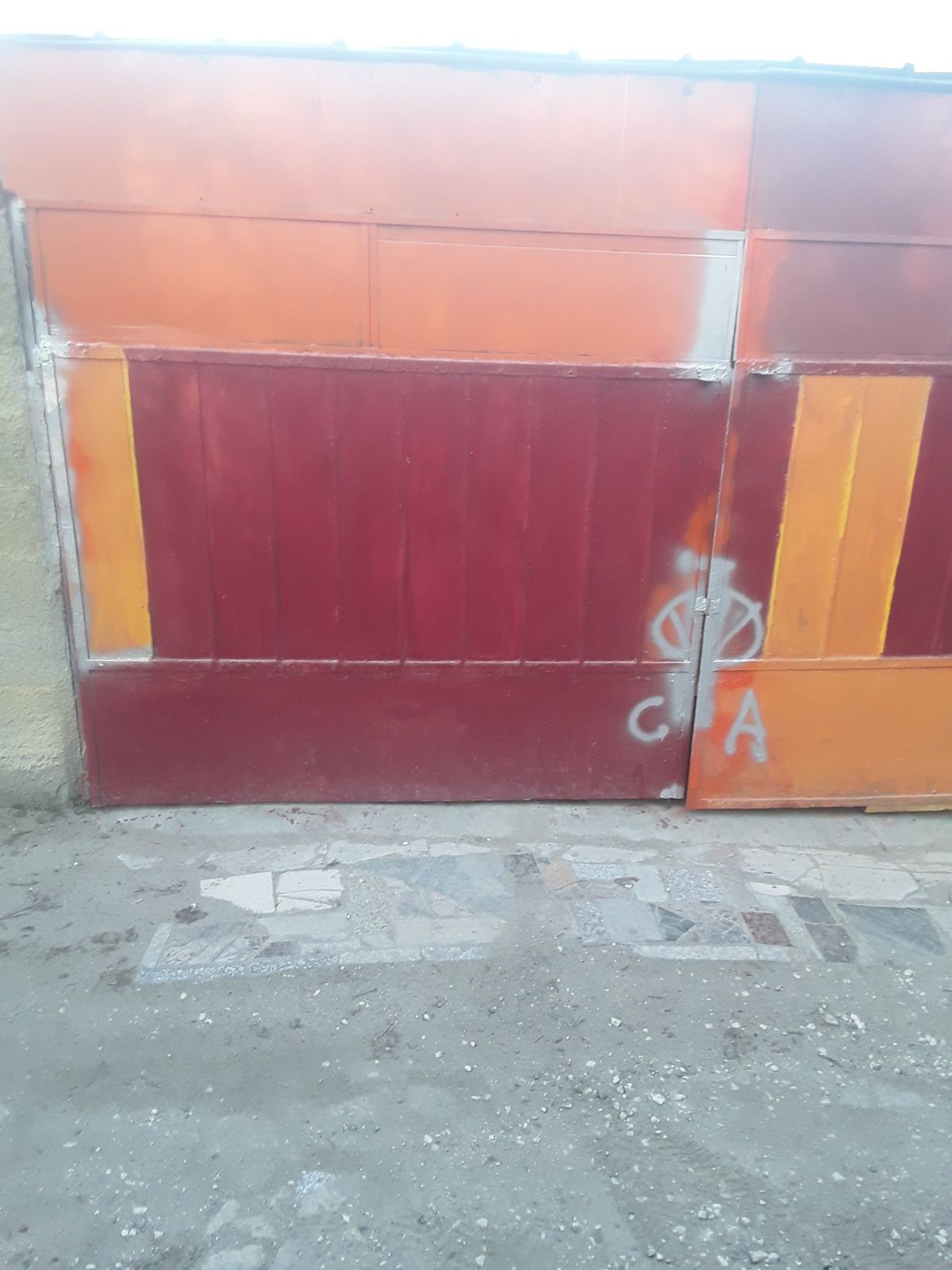 Продавам гаражна врата