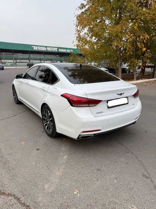 Genesis g80 Srochna sotiladi