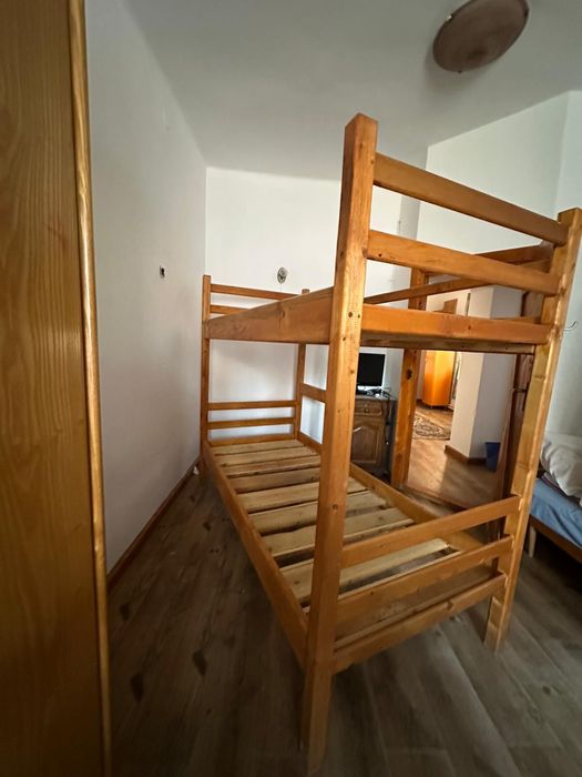 Paturi suprapuse din lemn de brad