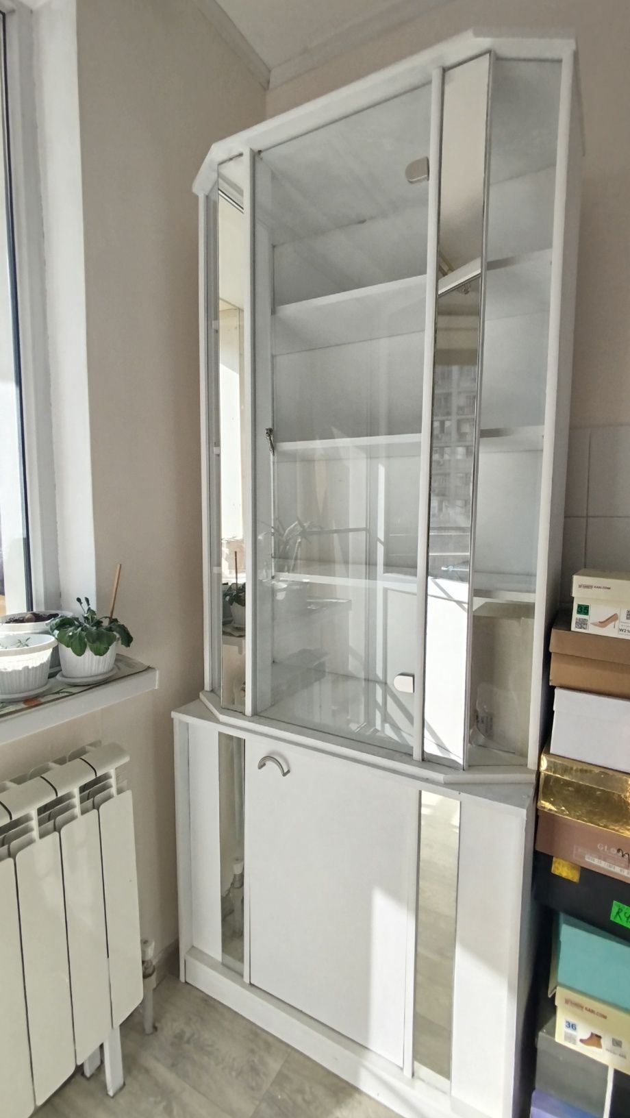 Продам сервант и шкаф полку