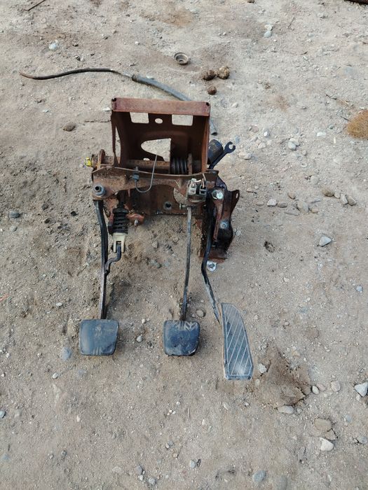 Продам педальную группу мазда 626 переходка