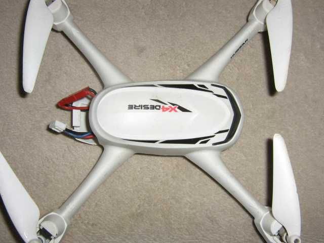 Продавам дрон Hubsan 502 S desire