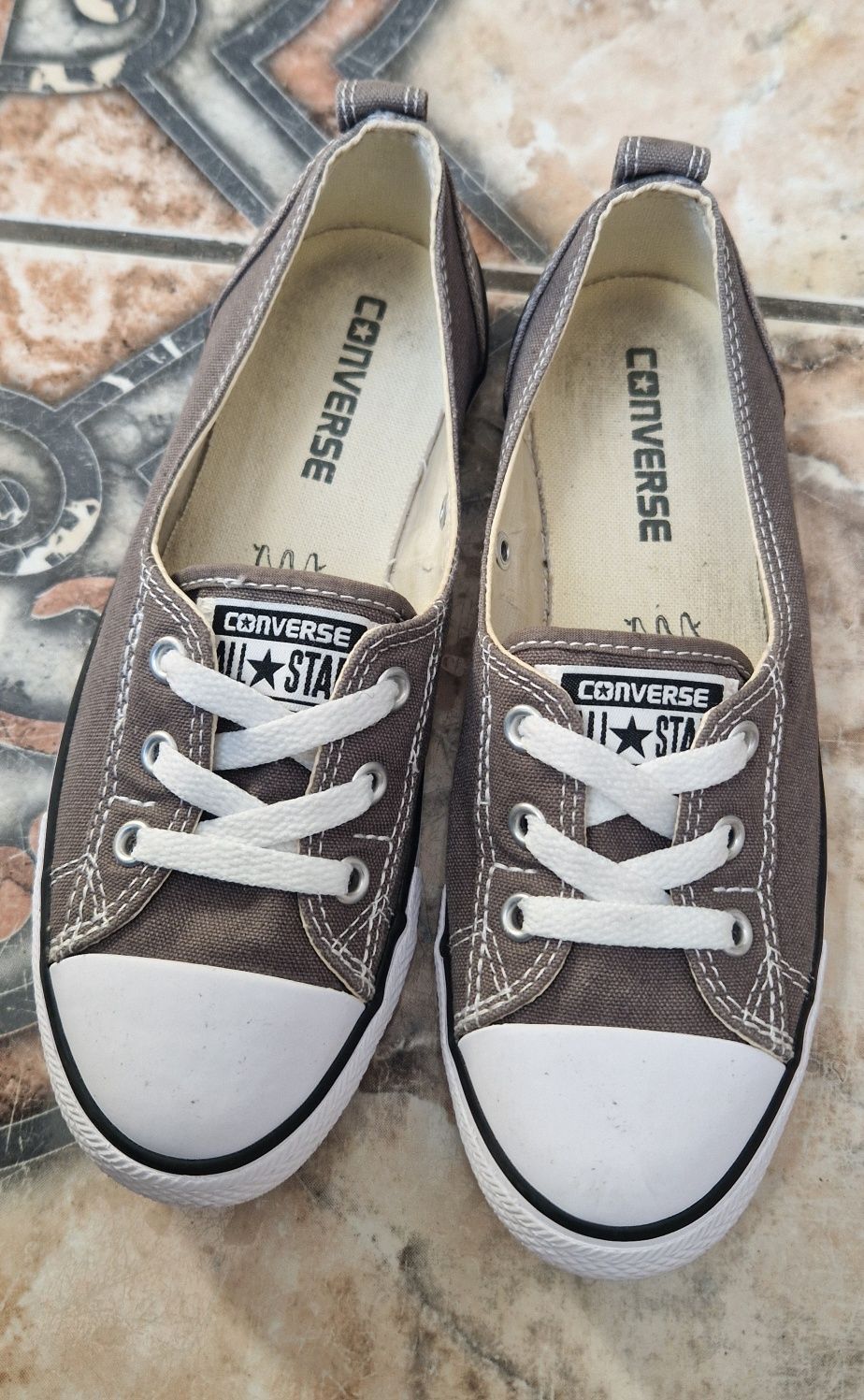 Pantofi  Converse m 37 , 5