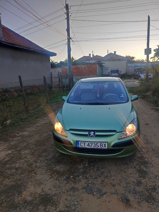 Продавам Пежо 307