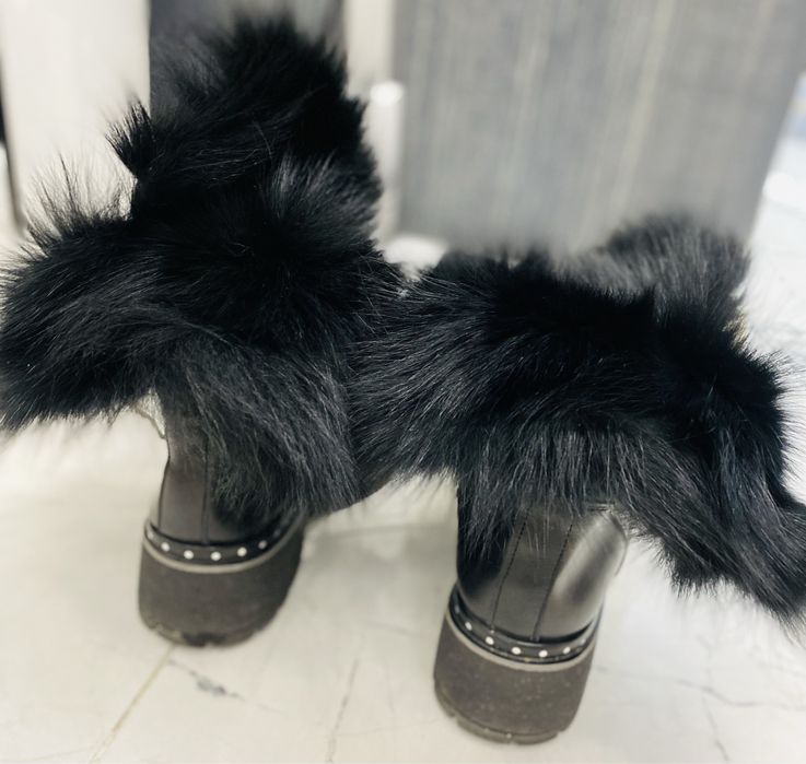 Дамски боти с естествен косъм