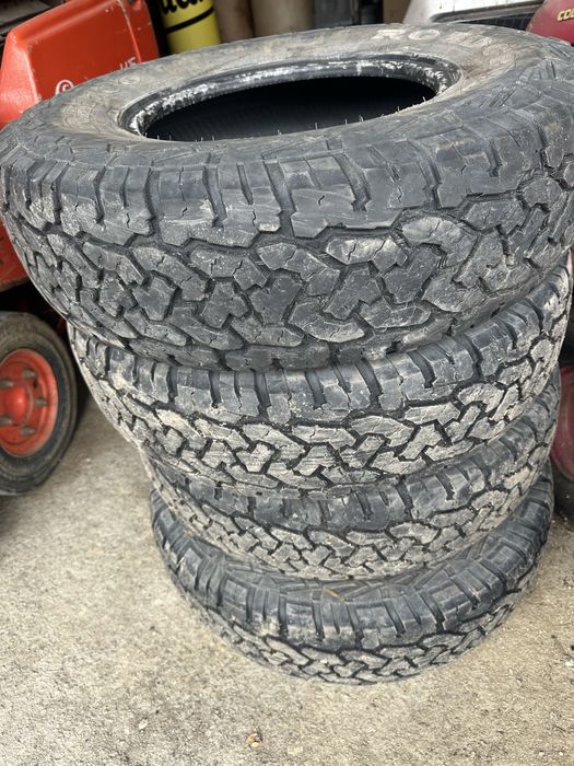 Гуми 235/85/16 джип
