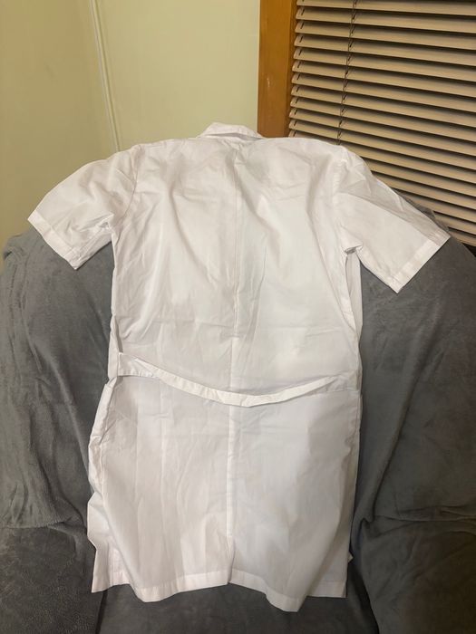 Бели медицински престилки