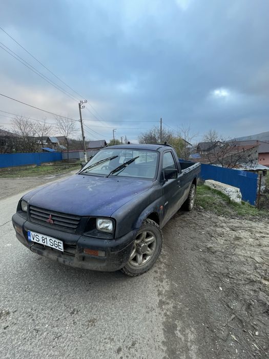 Vand Mitsubishi L200 2 locuri