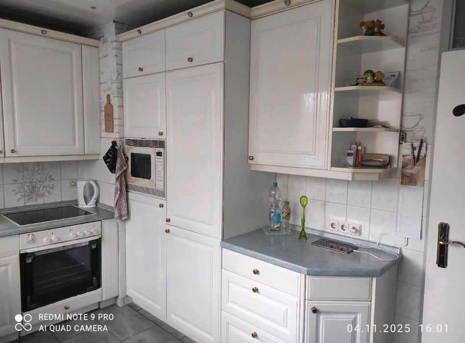 Кухня с всички уреди