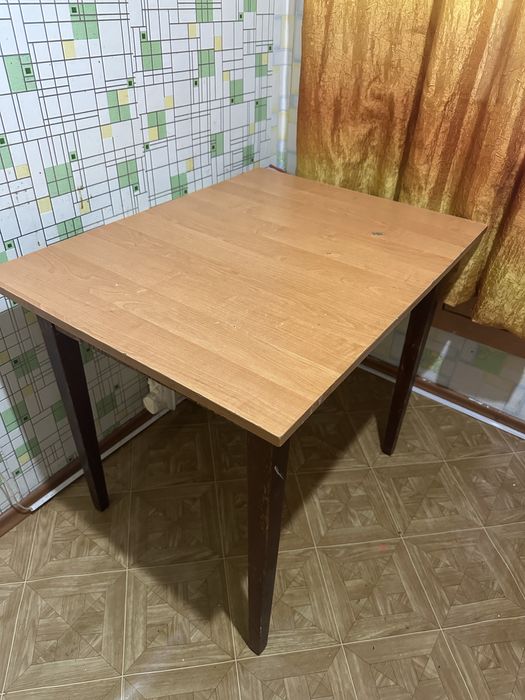 Кухонный прямоугольный стол