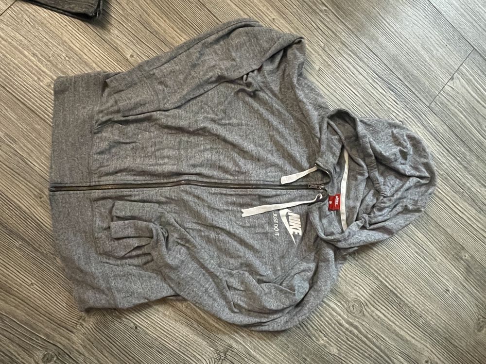 Суичър Nike уникален модел