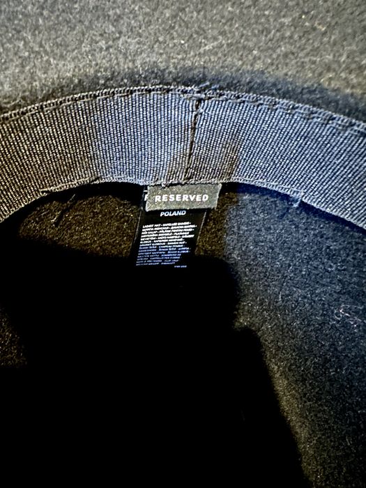 Вълнена шапка Reserved