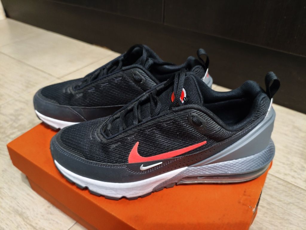 Маратонки Nike N 40 - 100 лв.