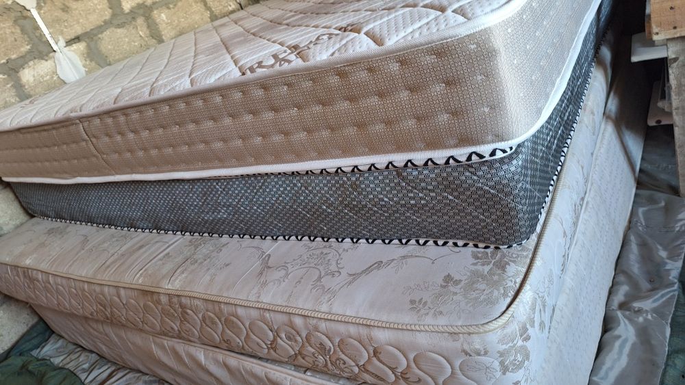 Продам матрас + доставка.