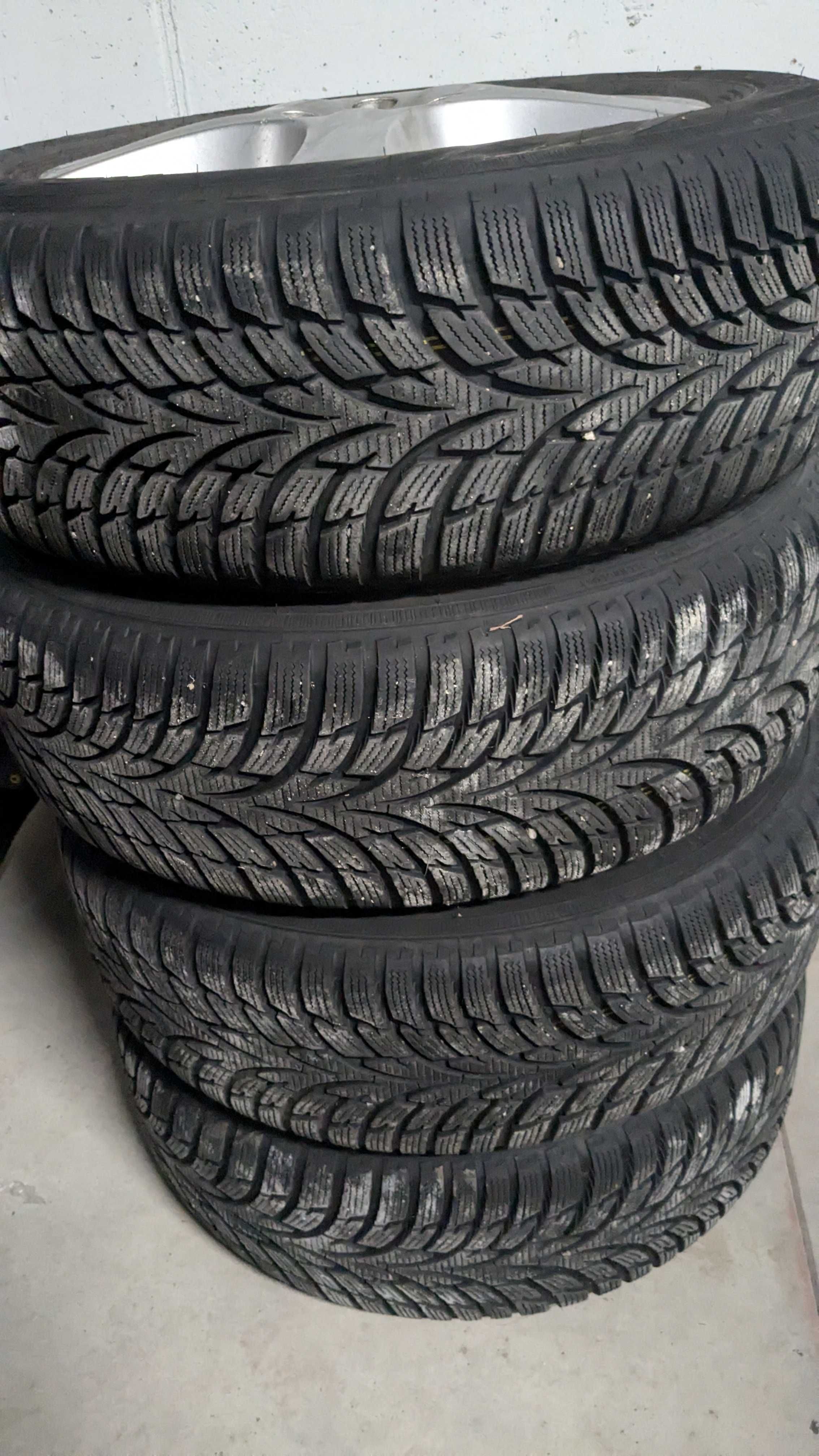 Джанти Alfa Romeo Ronal 5x98 със зимни гуми Nokian 195/60/15