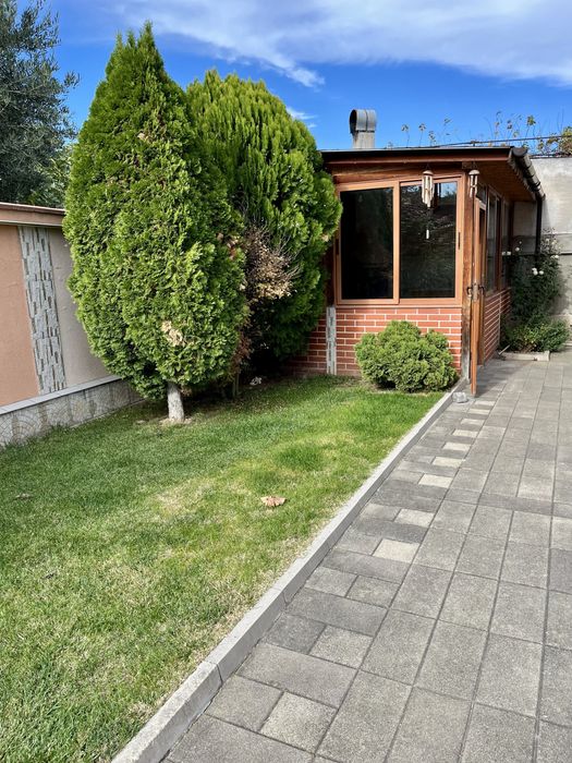 Продавам къща в кв.руски