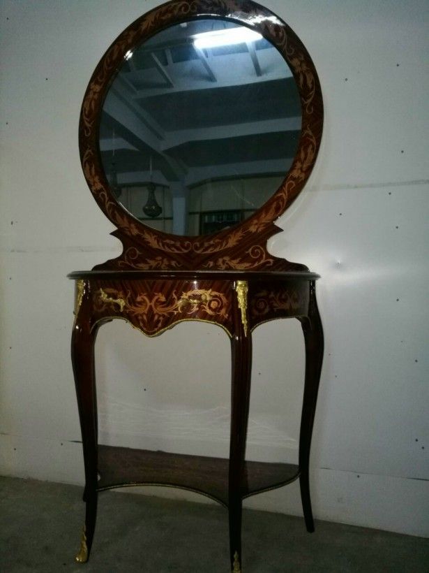 Consola cu oglinda in stilul francez Louis decorate cu elemente din br