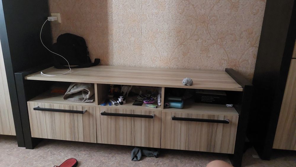 Продам Тумбочка ТВ