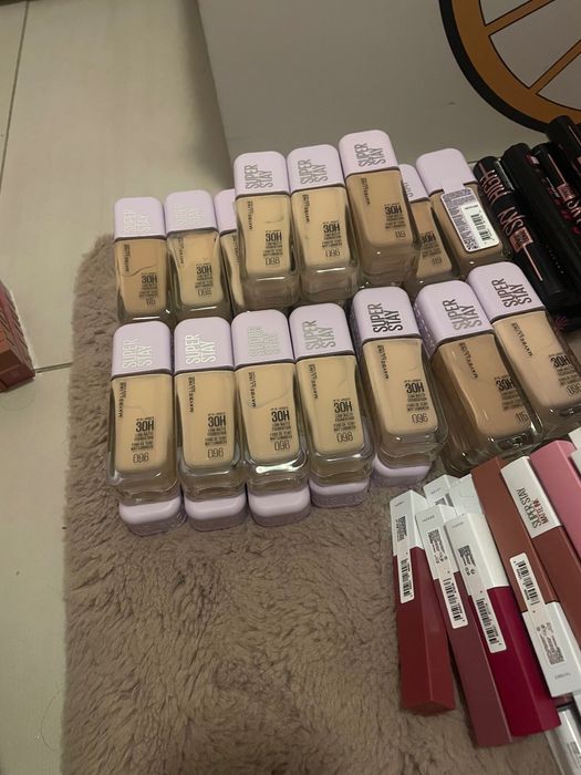 Machiaj maybelline fond de ten,rujuri mate