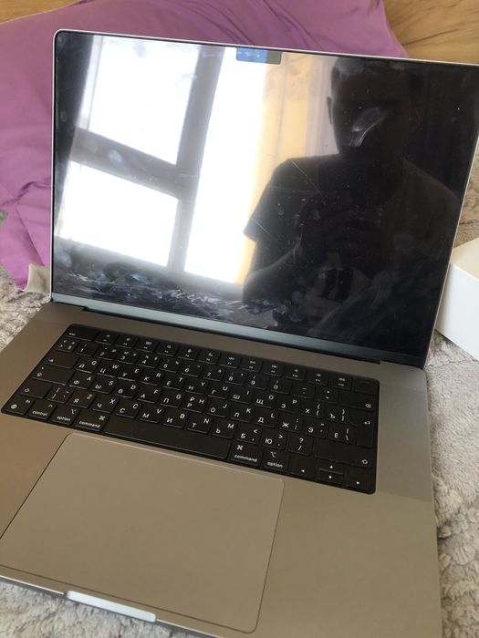 Macbook pro 16 16/512 gb