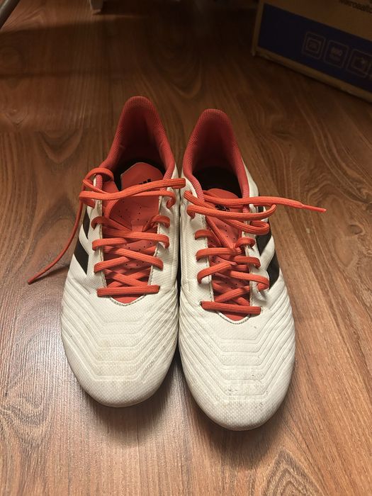 Ghete fotbal adidas predator