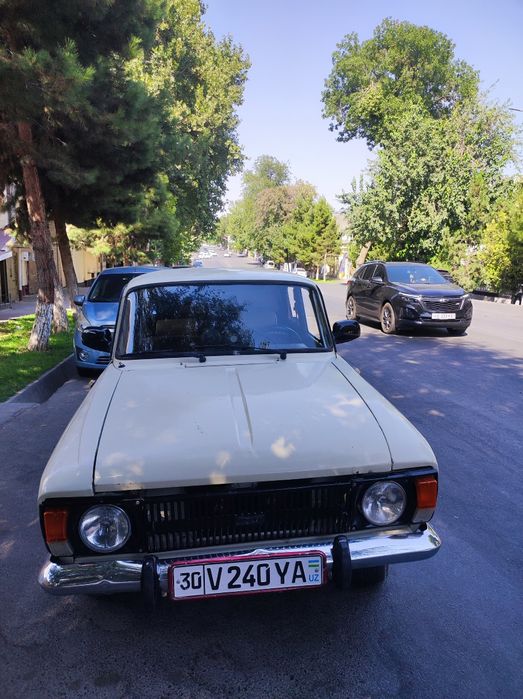 Mashina xarajati yoq naxadu faqat 2ta oldi krilova kapot kraskasi bor