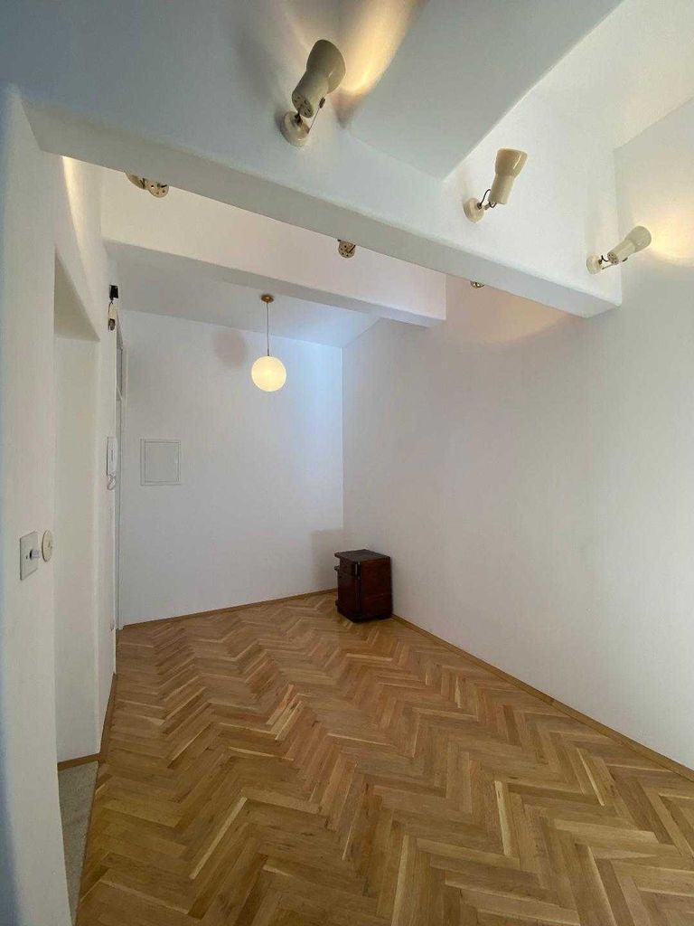 Дава се под наем Двустаен апартамент в София, Дружба 1 - 55 кв.м за 703.8 € - Снимка #1