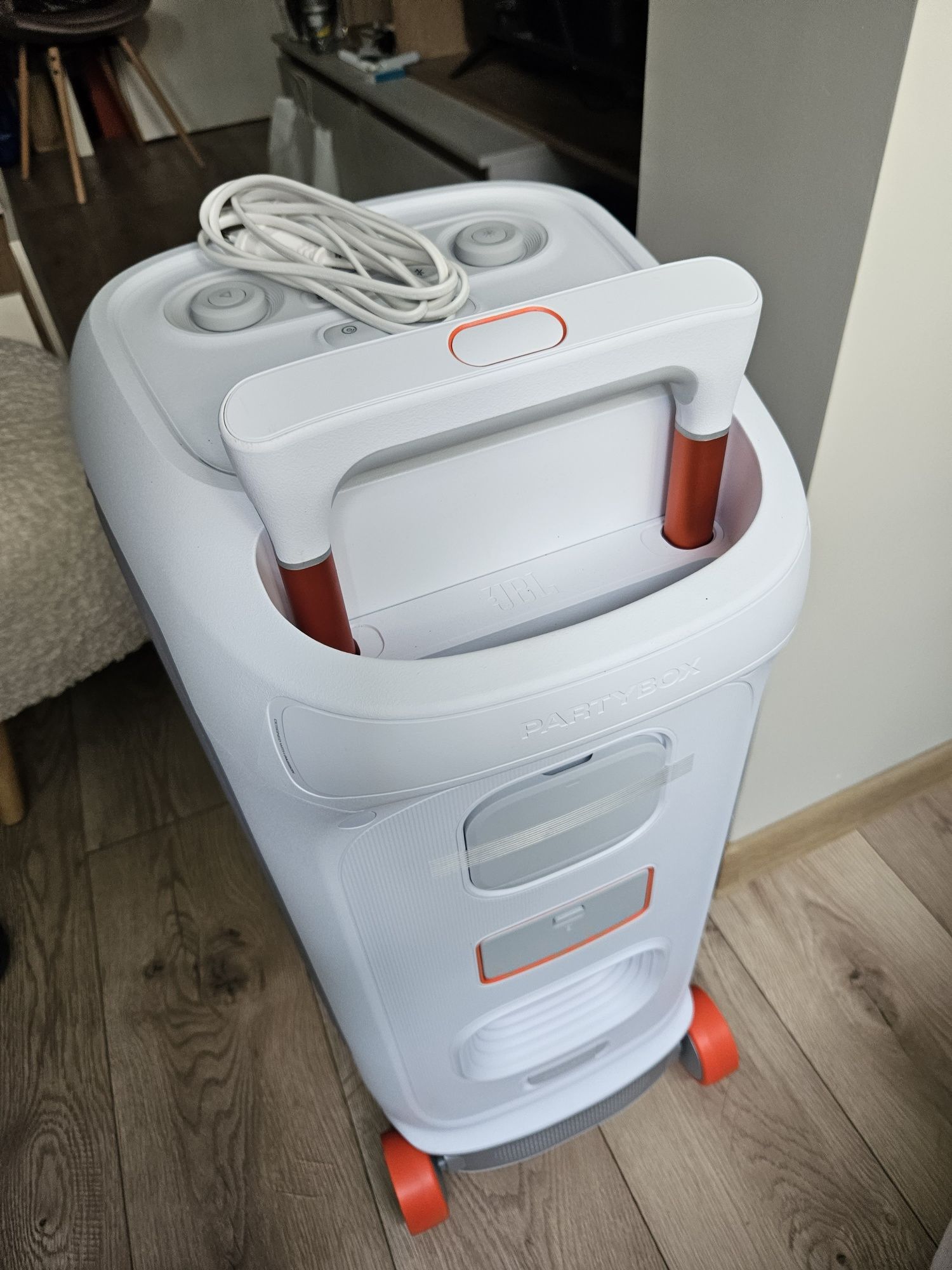 Jbl Party box 320 чисто нова 24 м гаранция