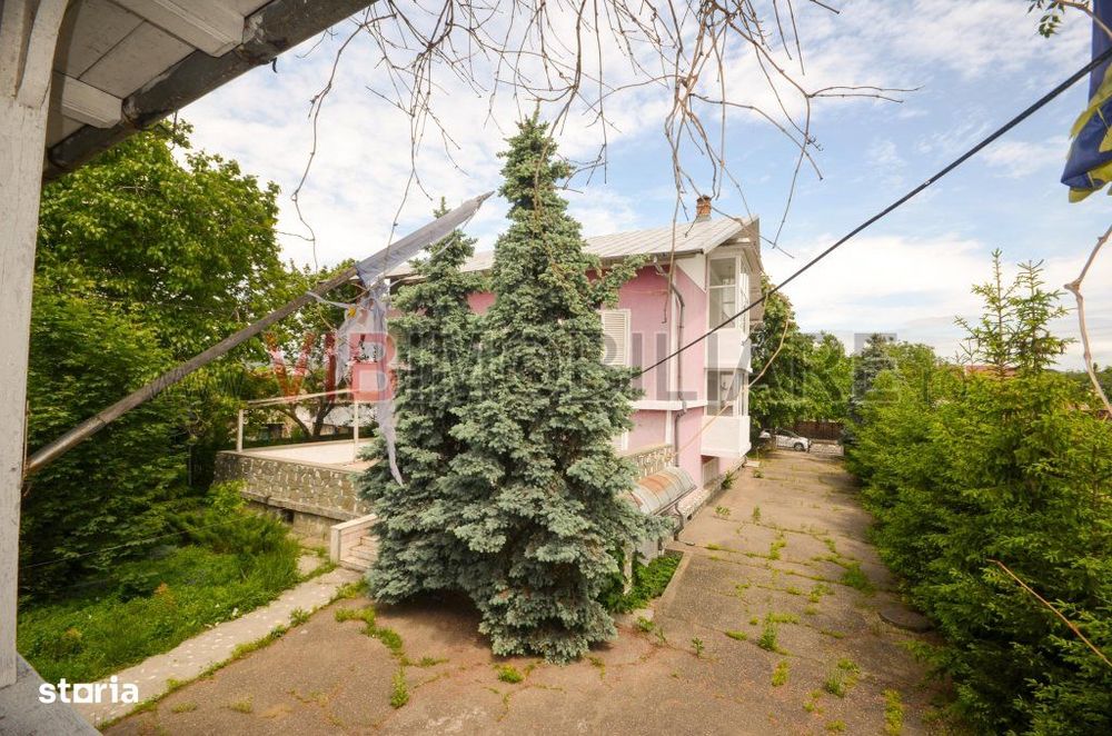 Urlati - Str Eternitatii - Vila 12 camere - teren 1081mp - 2 garaje