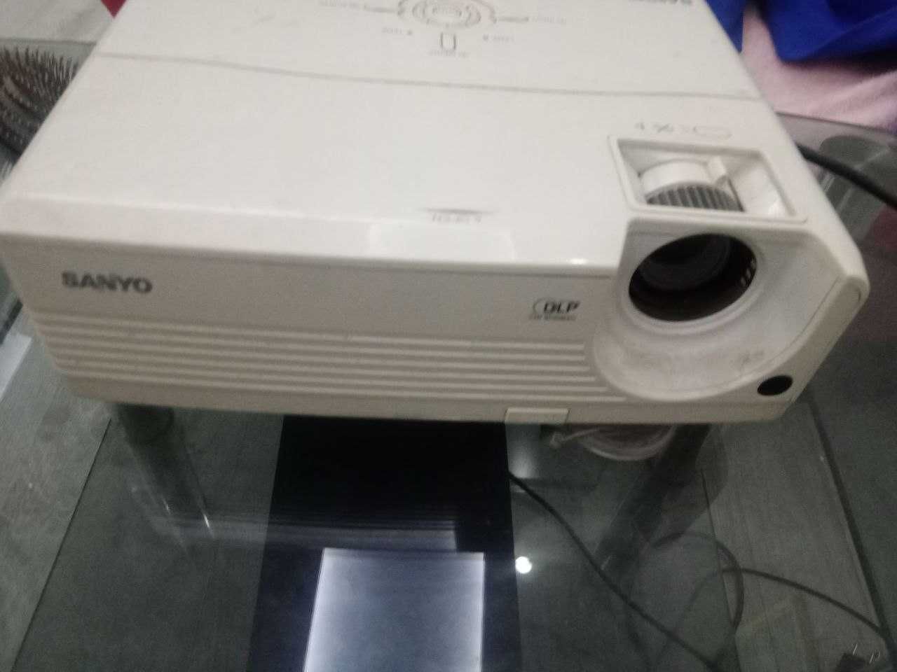 Проэктор Sanyo VGA
