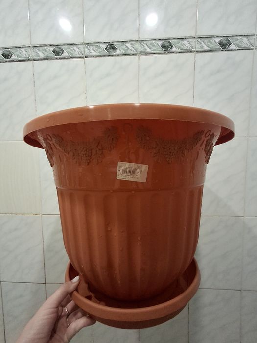 Продам горшок для цветов