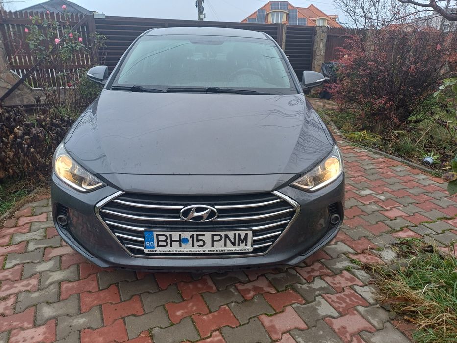 Vand autoturism hyundai elantra din 2018 ,pe benzina, 73500 km.