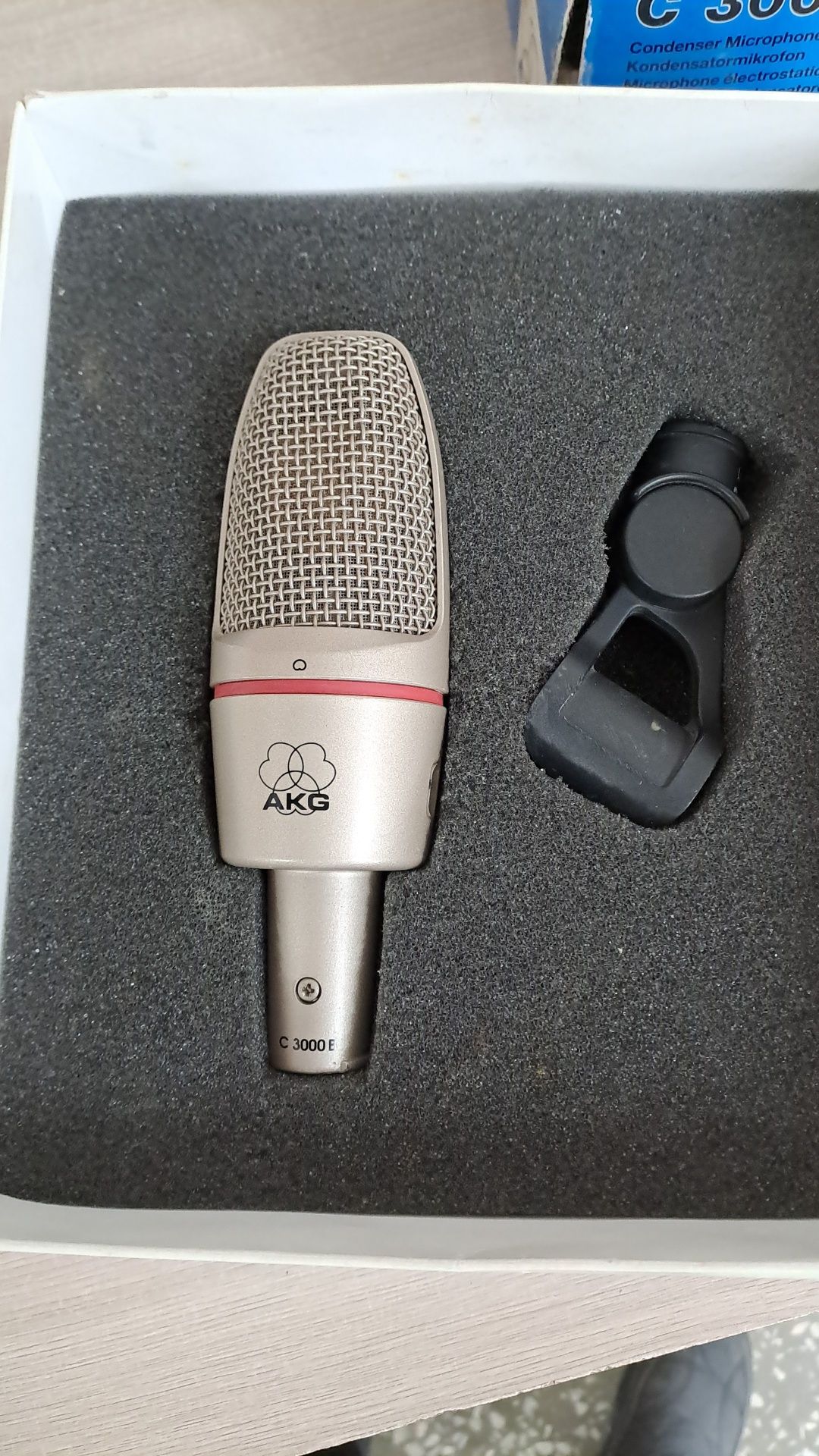 Студийный микрофон AKG C3000B
