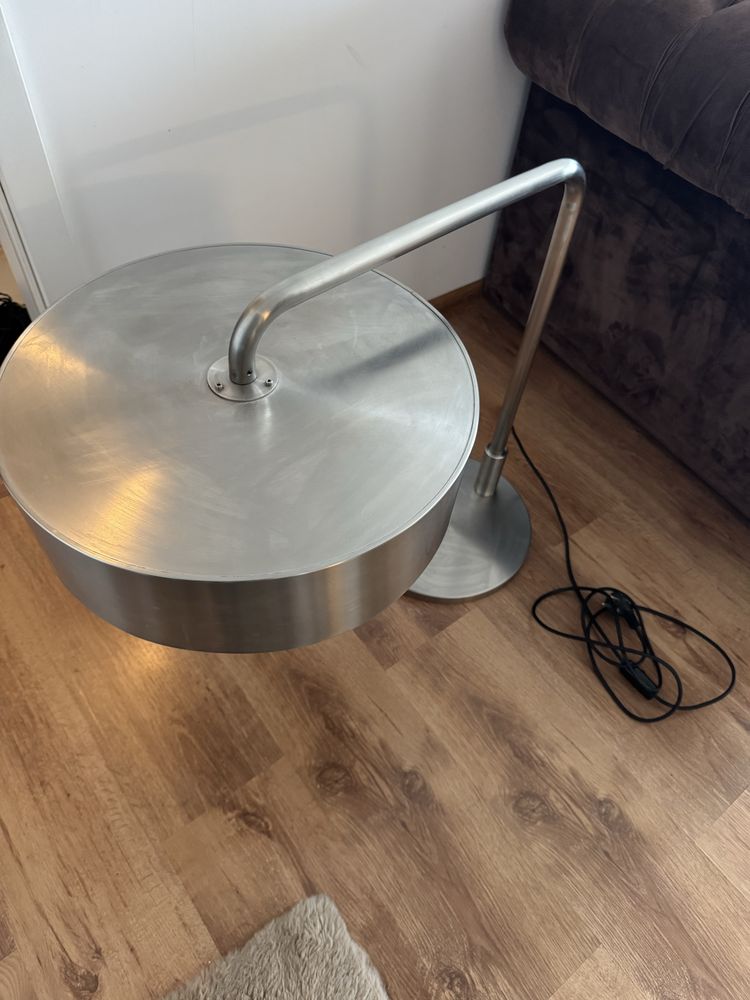 Lampa cu design industrial
