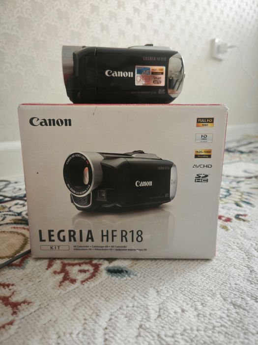 Видеокамера Canon Legria HF R18
