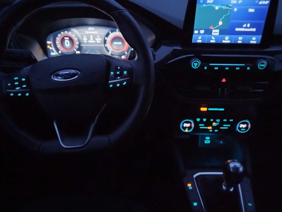 Ford Kuga ,2021 ,model STline ,motor 1500 cm ,150 cp,