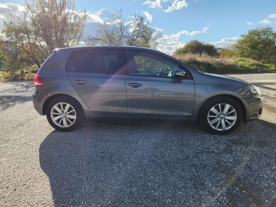 Продавам VW Golf 1.6 TDI