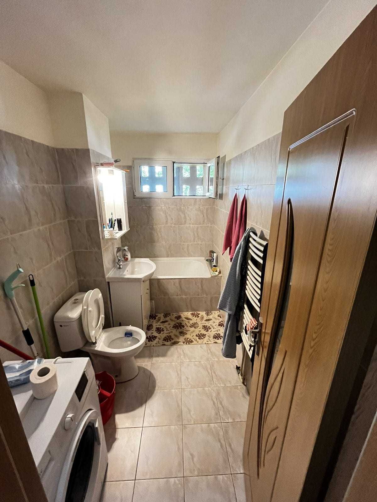 Vând apartament 4 camere decomandate, 83,84 mp, cartier Mănăștur