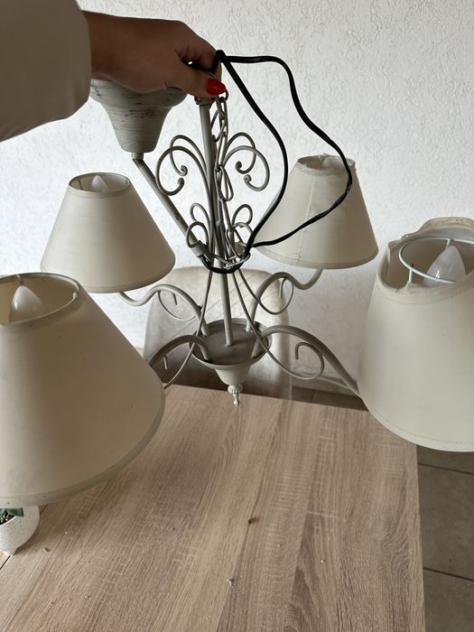 Lustra suspendată vintage 4 becuri