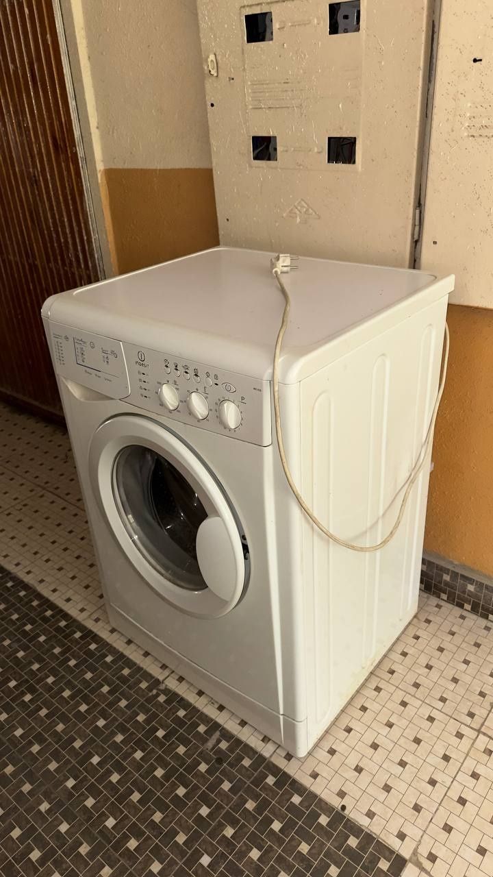 Продам стиралную машинку