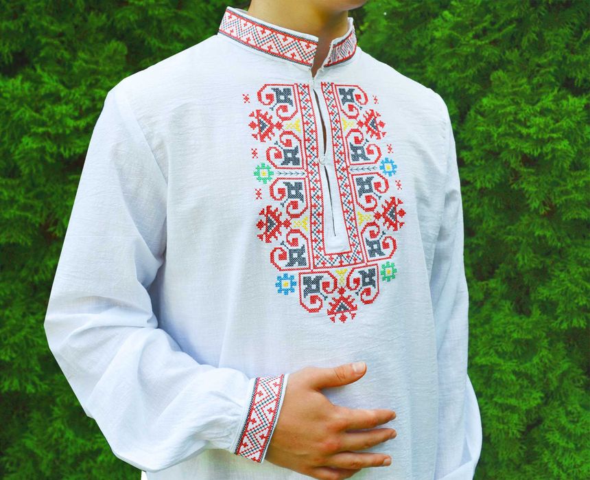 Мъжки ризи с бродирана шевица от производител