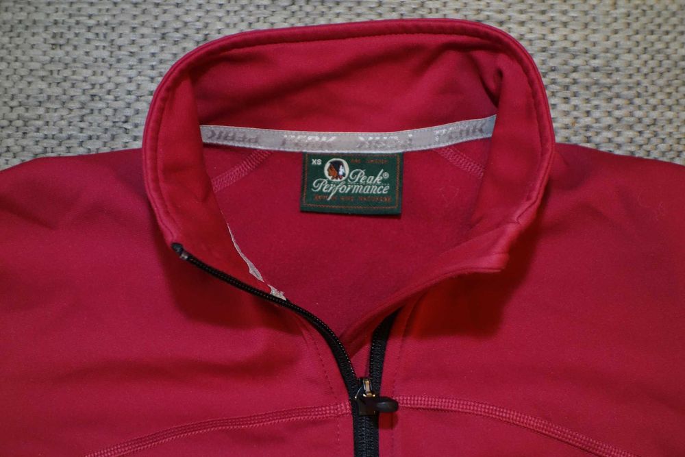 geaca femei Peak Performance