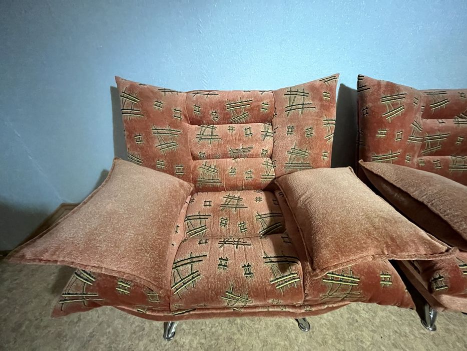 Диван в хорошем состоянии