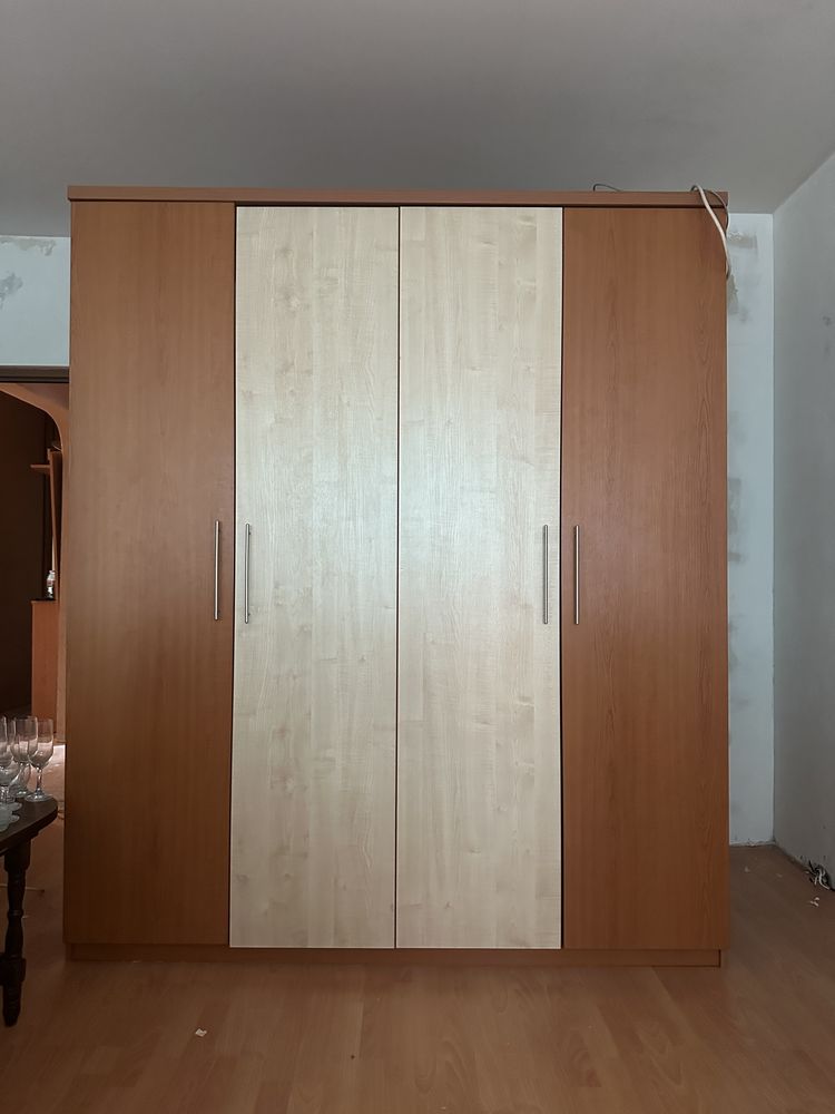 Гардероб с 4 крила