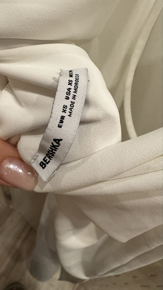 Midi бяла рокля Bershka